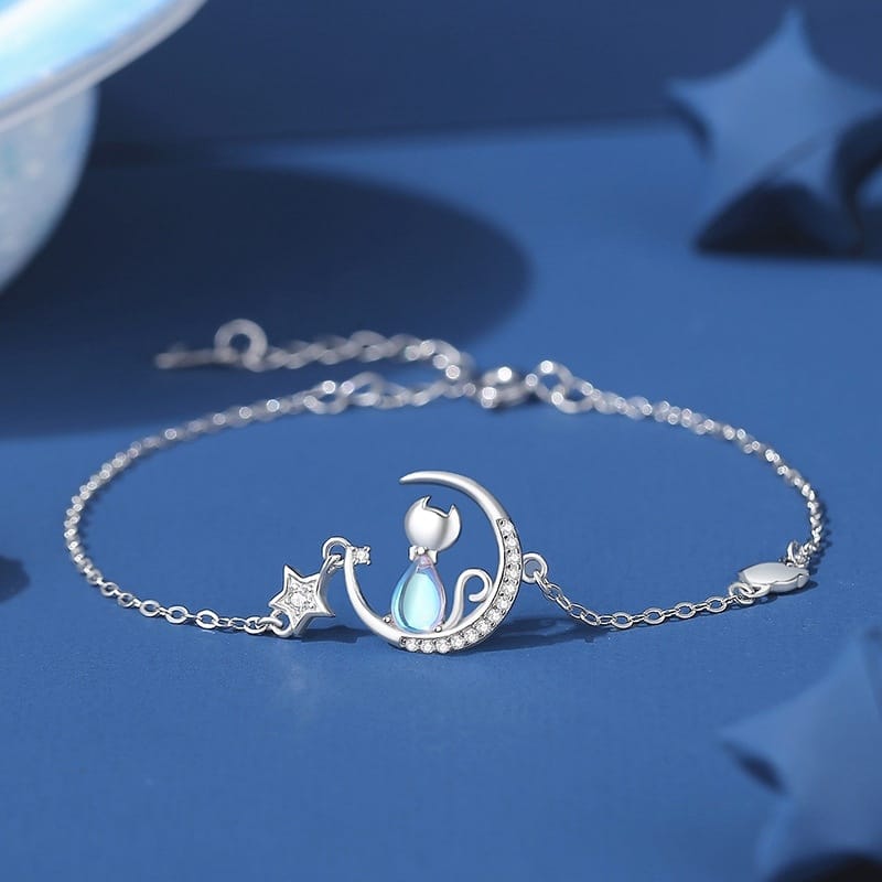 Lunar Familiar���s Starlight Necklace